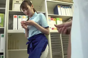 đi làm kiếm tiền lo cho anh bồ, cô gái cho anh cấp trên dí để tăng lương